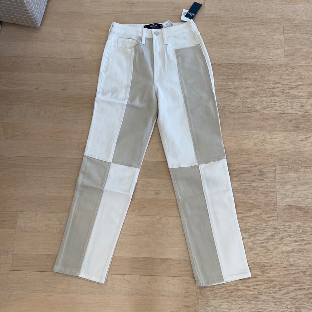 Hollister 1L (size 25) pants.
